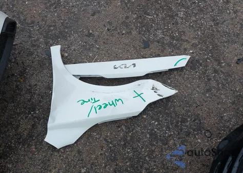 2023 Kia Forte Lxs z USA, uszkodzony, nr VIN 3KPF24AD7PE588347